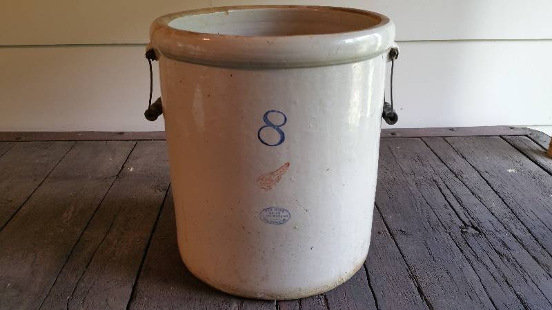 lot 113 image: 8 Gallong Redwing Stoneware Crock