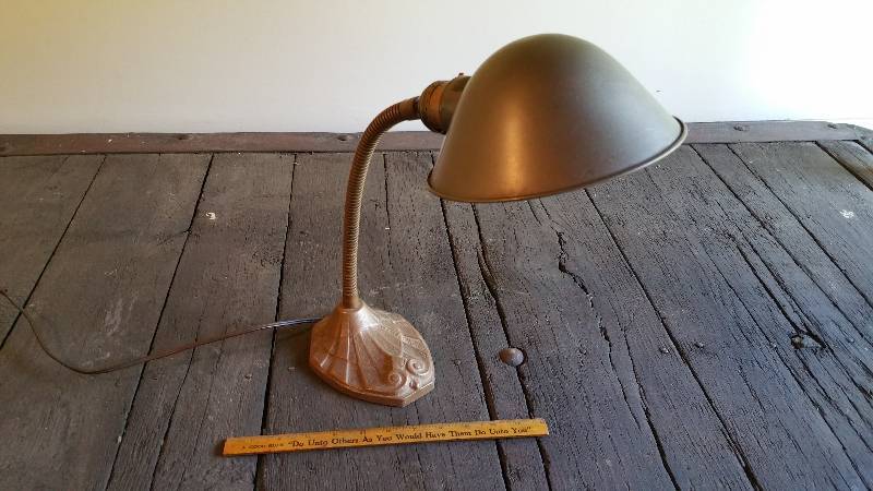 lot 119 image: Vintage Gooseneck Light - Works