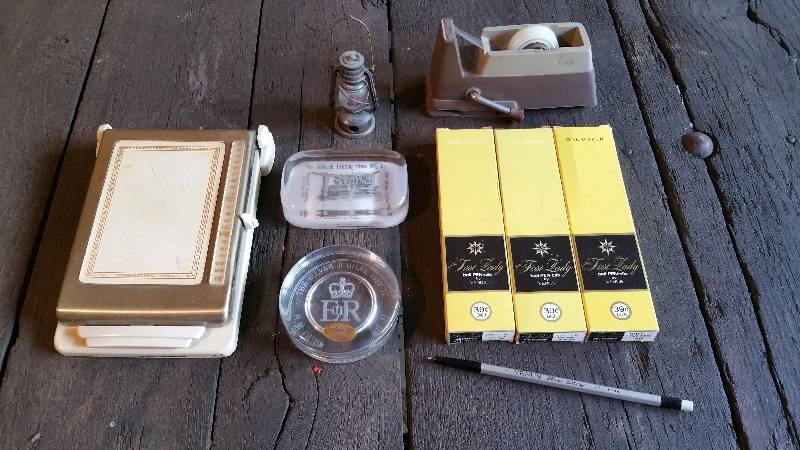 lot 132 image: Lot of Vintage Office Supplies