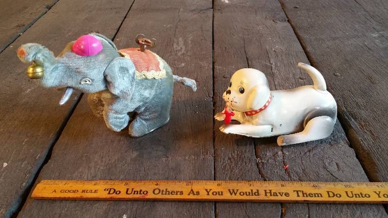 lot 151 image: 1940s Occupied Japan Tin Wind-Up Toys