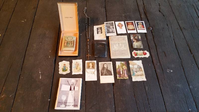 lot 166 image: Group of Vintage Catholic Religious Items