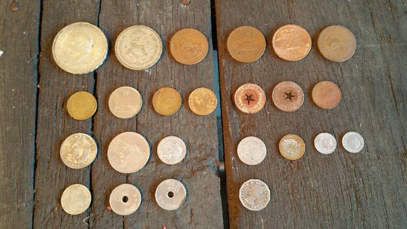 lot 167 image: Vintage Mexican & Canadian Coins & Misc. Tokens