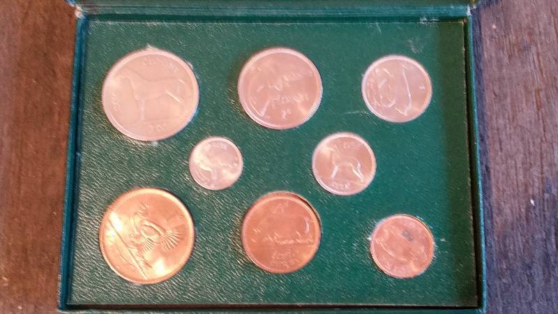 lot 168 image: Coins of Ireland Boxed Souvenier Set