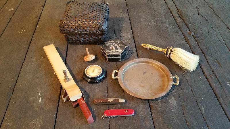 lot 171 image: Assorted Lot of Antique & Vintage