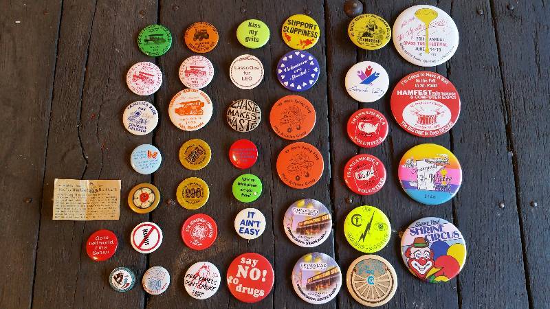 lot 180 image: Group of Pin-Back Buttons