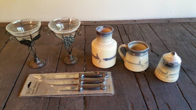 lot 316 image: Crackle Glass, Ceramics, and New Knife Set