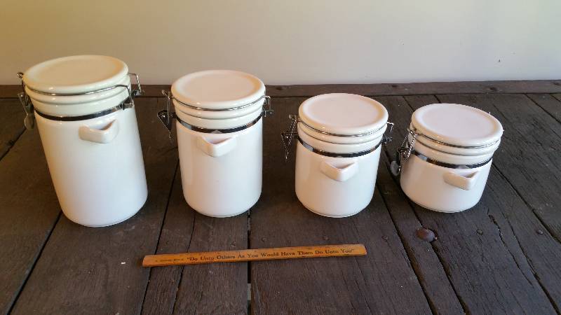 lot 317 image: Ceramic Lock Lid Storage Containers