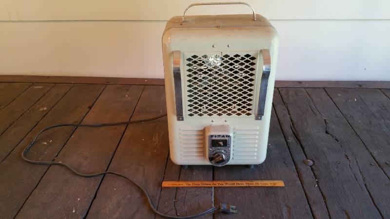 lot 331 image: Titan Model 17608 Portable Heater