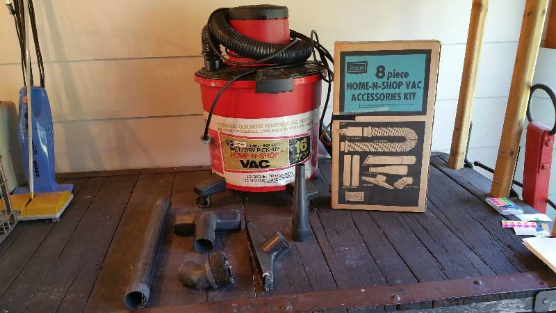 lot 342 image: Sears Craftsman 16 Gallon Wet  Dry Vac w Attachments