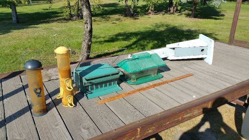 lot 345 image: Lot of (5) Bird Feeders