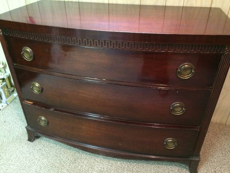 lot 81 image: Kent Coffey Dresser