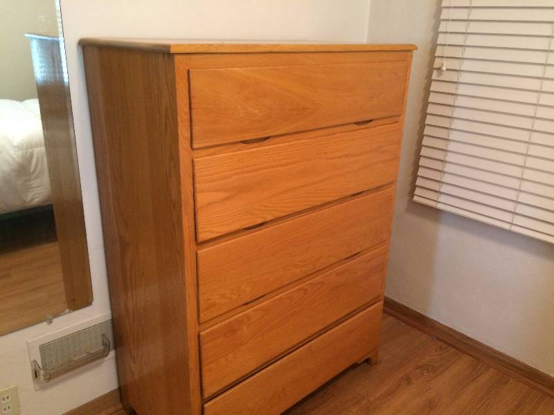 lot 84 image: Dresser, In Mint Condition