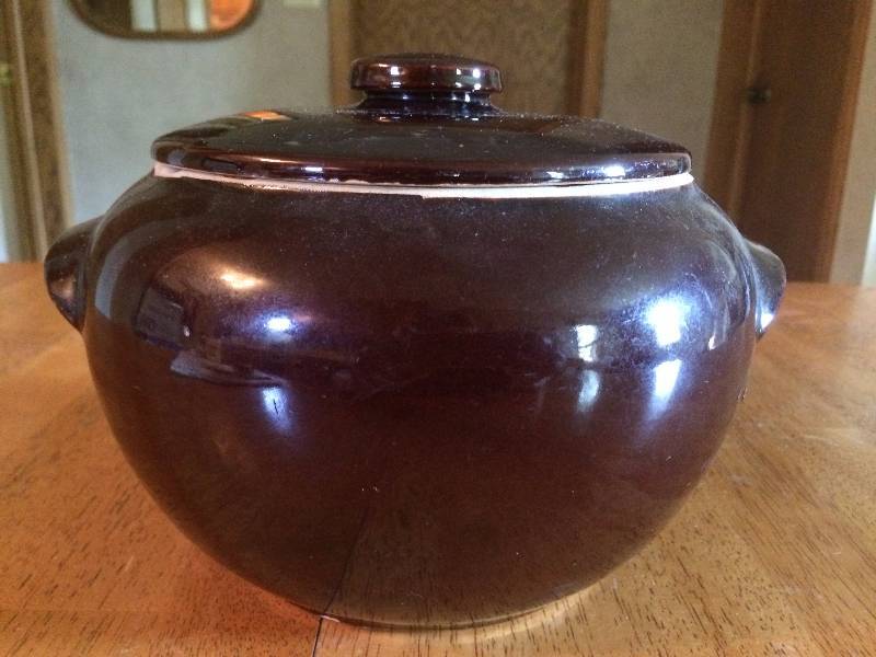 lot 245 image: Bean Crock With Lid
