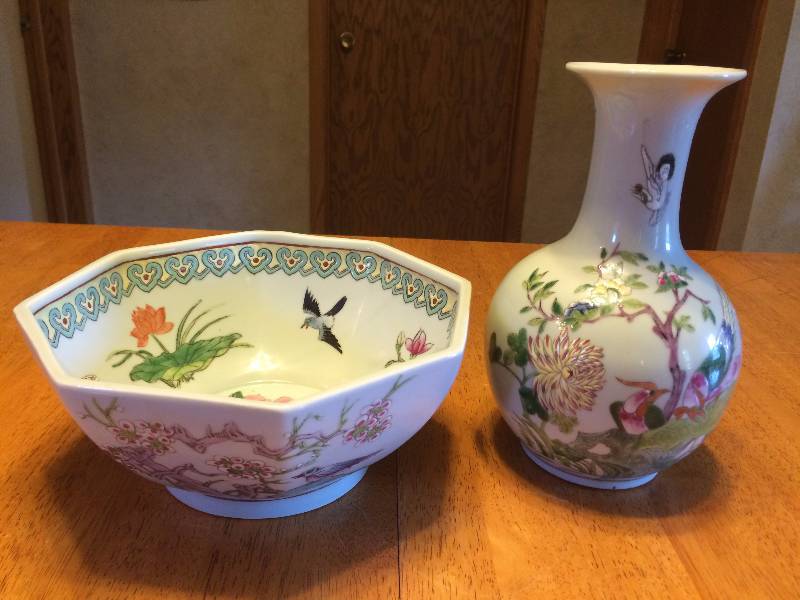 lot 251 image: JB Hudson Hong Kong Japan, Vase and Bowl