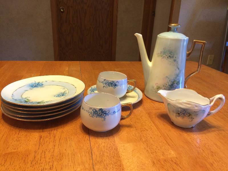 lot 255 image: Set of Bavarian China Pieces