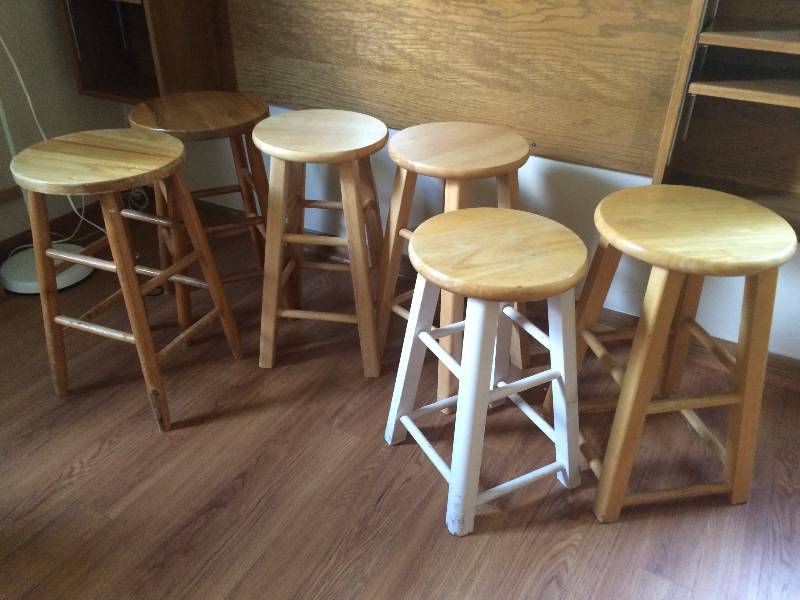 lot 96 image: Six Bar Stools