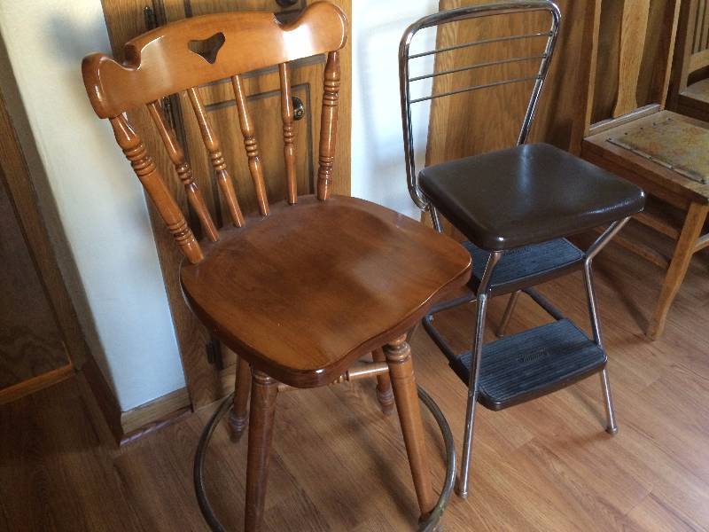 lot 97 image: One Bar Stool & One Step Stool