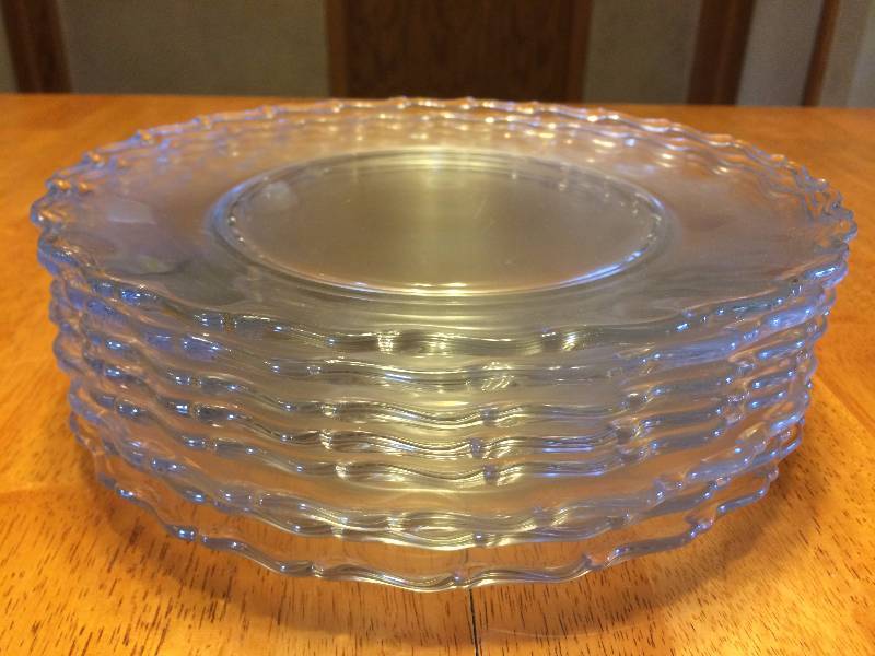 lot 210 image: Fostoria Century Pattern Dinner Plates