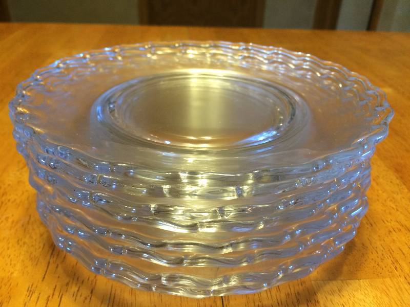 lot 211 image: Fostoria Century Pattern Salad Plates