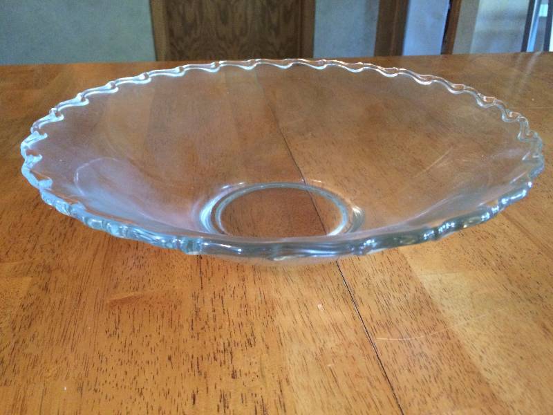 lot 224 image: Fostoria Century Pattern Large Serving Bowl