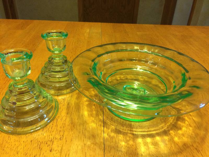 lot 233 image: Green Depression Glass, Pr, Candle Sticks and One serving Bowl