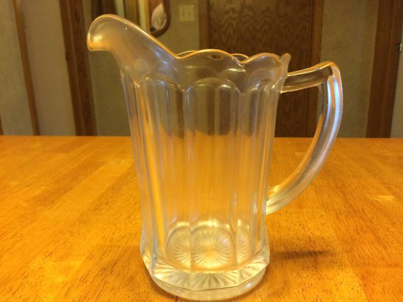 lot 237 image: Vintage Clear Glass Pitcher
