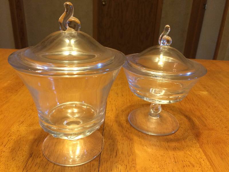 lot 231 image: Two Fostoria Century Pattern Candy Dishes