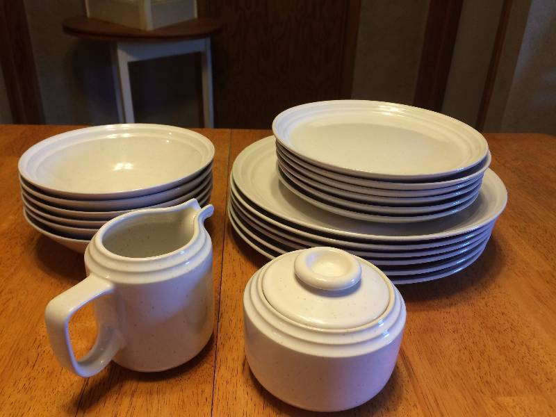 lot 264 image: Serving for Six, Stoneware by Mikasa Japan