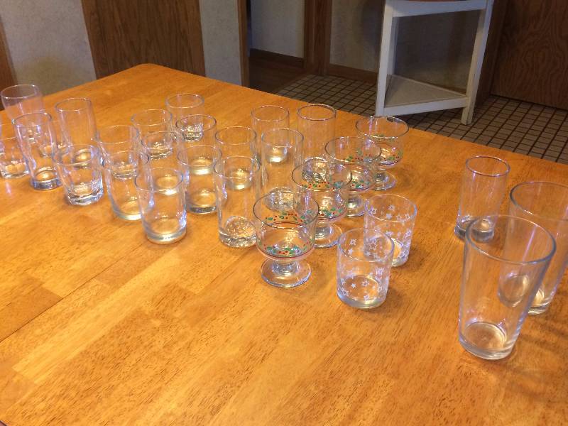 lot 273 image: Large Lot of Glassware