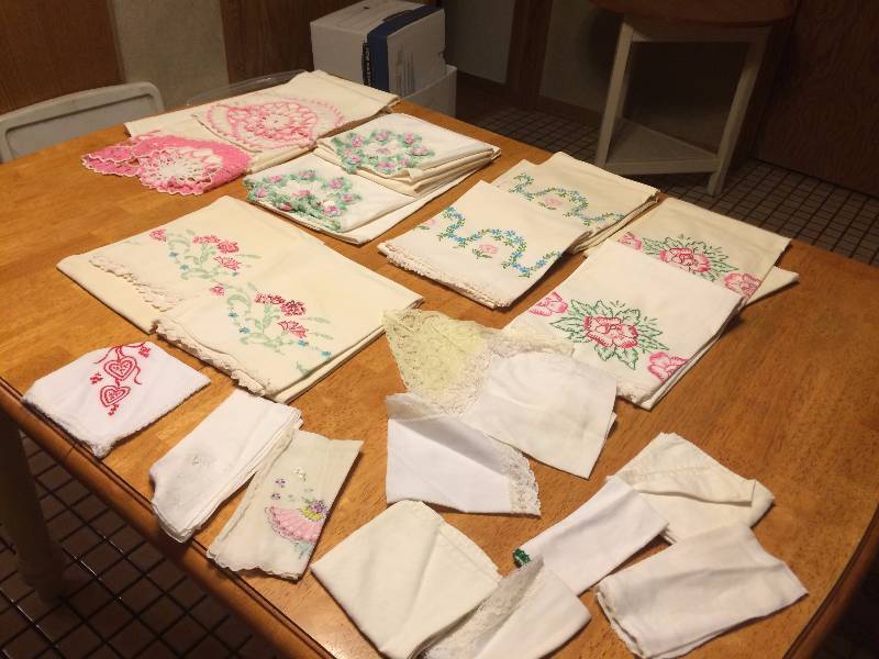 lot 295 image: Vintage Hand Embroidered Pillow Cases and Vintage Handkerchiefs