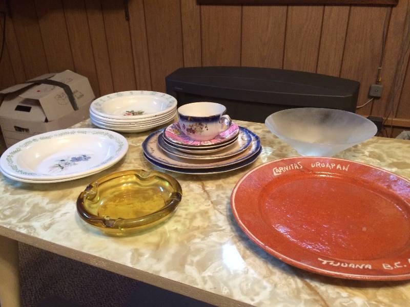 lot 303 image: Miscellaneous Dishes