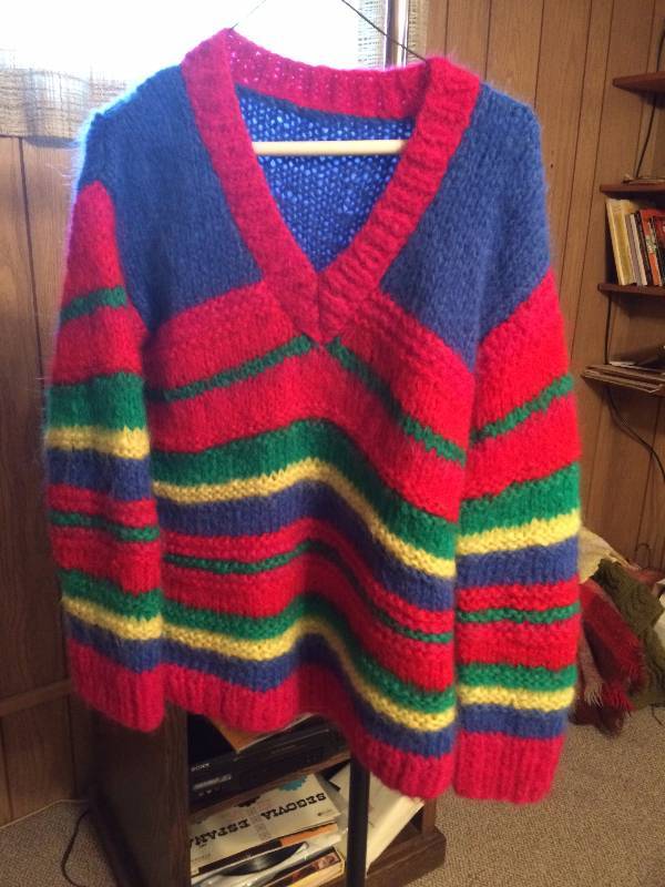 lot 362 image: Handmade 100% Wool Sweater