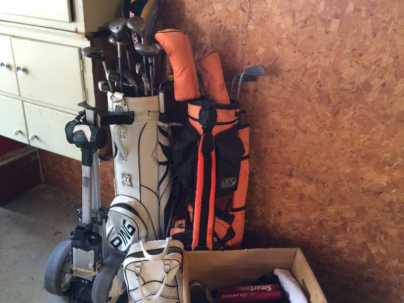 lot 372 image: Vintage Golf Clubs and Bags