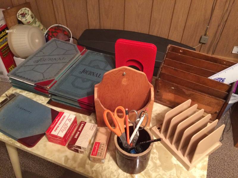 lot 380 image: Vintage Office Items
