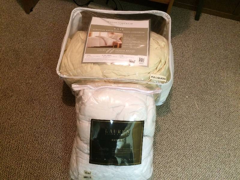 lot 382 image: Used, FullQueen Down Comforter and Mattress Pad