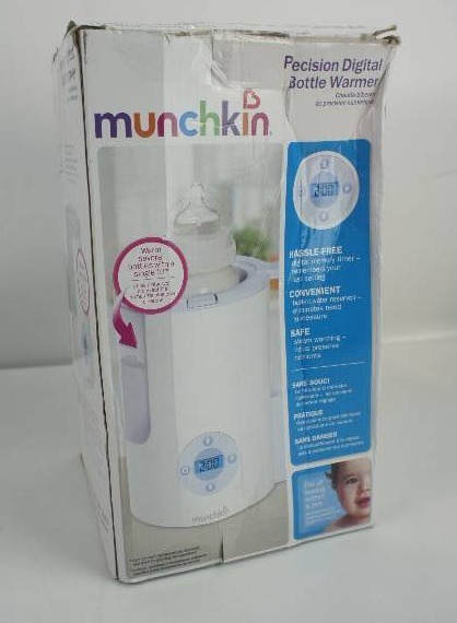 lot 14 image: Munchkin Precision Digital Bottle Warmer