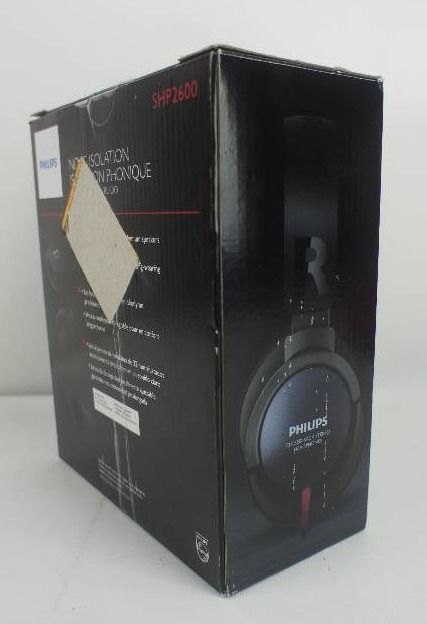 lot 15 image: Philips Extra Bass Hifi Stereo Over-the-Ear Headphone - Black (SHP2600)