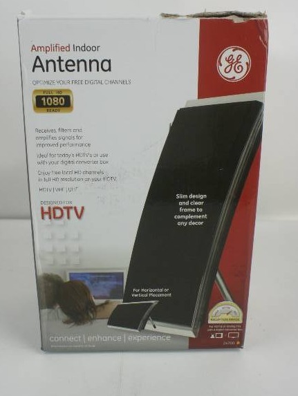 lot 34 image: GE 24700 Flat Panel Amplified Indoor HDTV Antenna
