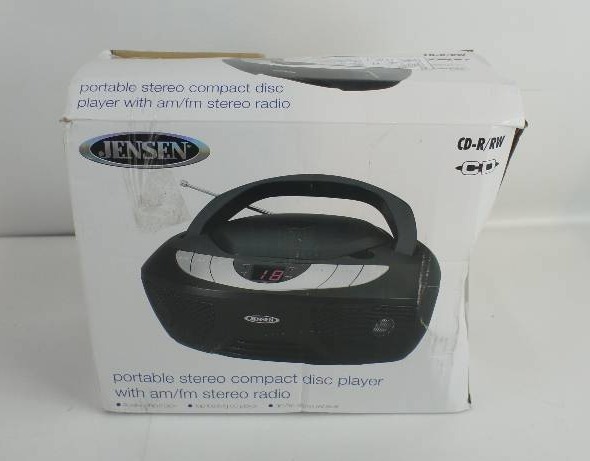 lot 41 image: Spectra Mechandising CD-475 Portable Compact Stereo With Disc Player & AMFM Radio