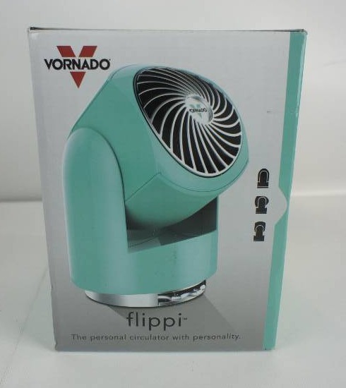 lot 46 image: Vornado Flippi V6 Personal Air Circulator, Raindrop