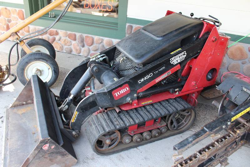 Toro Dingo TX-425 Wide-Track Rubber Mini Skid Steer w/Front Loader ...