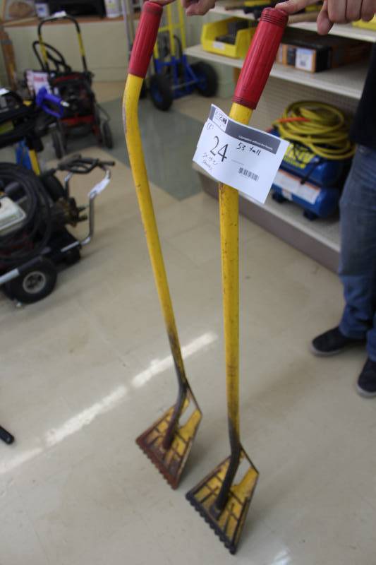 lot 24 image: Lot of (2) Shingle Shovels 53 Height.