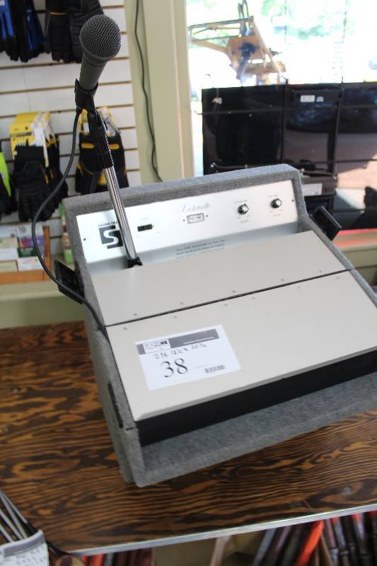 lot 38 image: Sound Craft R60 Basic Lecternette wMicrophone & Speaker Model L16B 25 x 18.5 x 20.5.