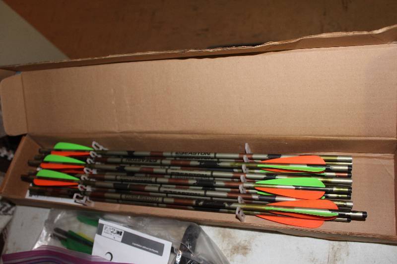 lot 1 image: Box Lot of Hunting Arrows Easton 2219 XX75.