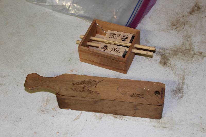 lot 14 image: Lot of (2) Turkey Calls Quaker Boy Double Easy Yelper Lohman Model 870.