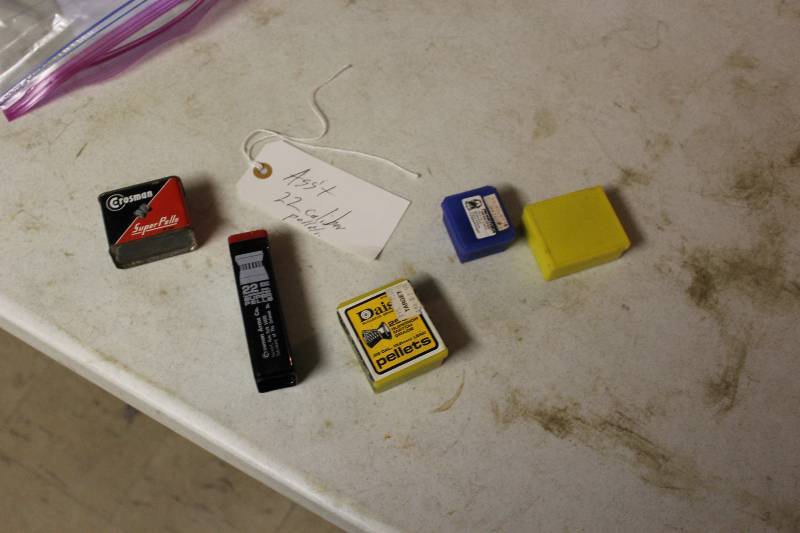 lot 19 image: Table Lot of Miscellaneous .22 Cal Pellets.