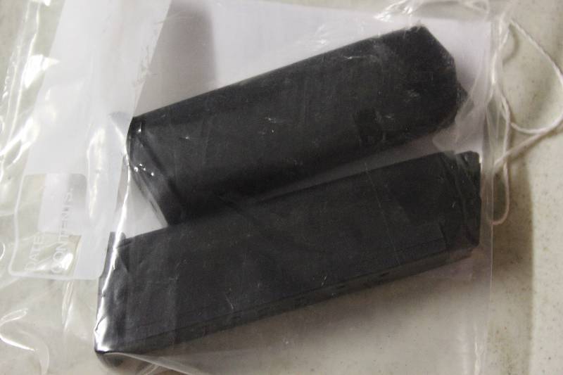 lot 72 image: Lot of (2) Glock 40 S & W Magazines 13 Round (1) 15 Round (1).