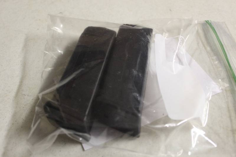 lot 77 image: Lot of (2) Glock 10mm Magazines 15 Round (1) 10 Round (1).