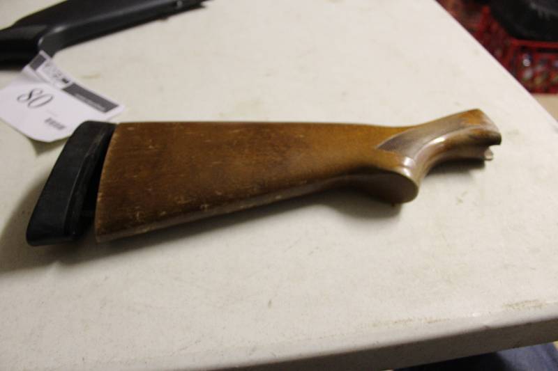 lot 80 image: Remington 870 Express Butt Stand.