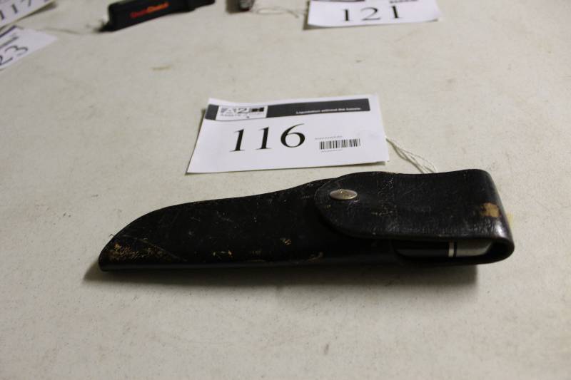 lot 116 image: Buck 103 Skinning Knife wSheath.